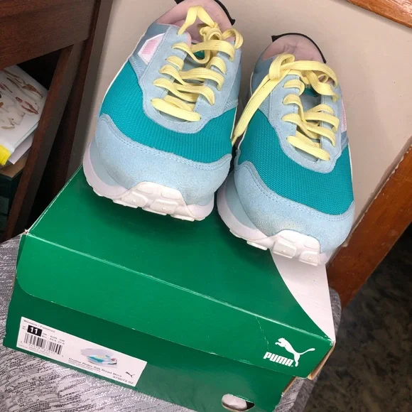 Puma Rider Sneakers Sz WMS 11- Great Condition - Picture 5 of 5